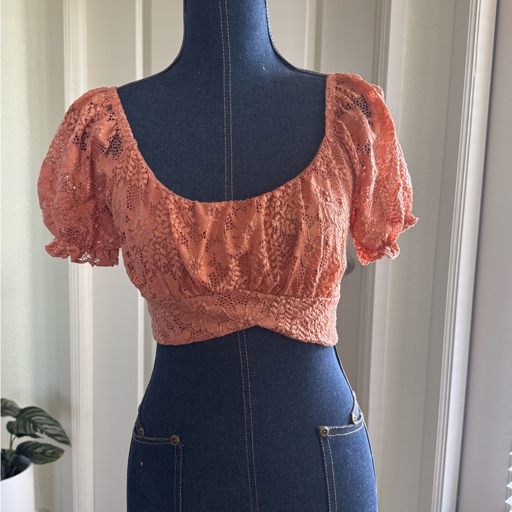Altamont Lace Puff Sleeve Blouse in Peach